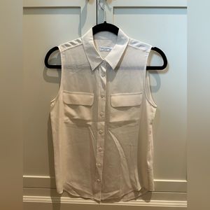 Equipment Sleeveless Slim Signature Silk Shirt